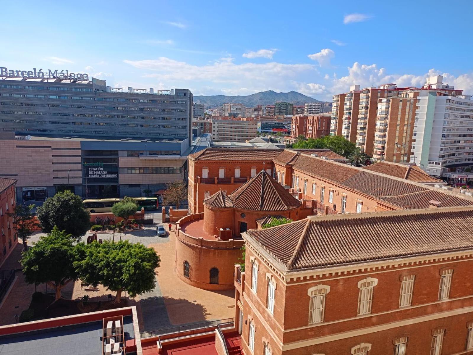 Privada Comoda Centro Vialia Estacion De Tren Maria Zambrano Y Tambien Cerca A La Playa Habitación en casa particular Málaga